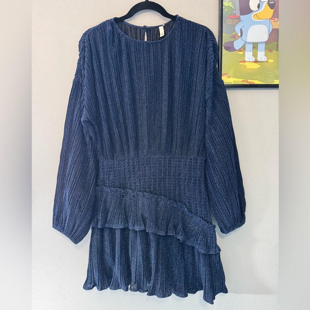 Glam Shimmering Navy Dress in size L.Ruffles and long sleeve. NewYear party